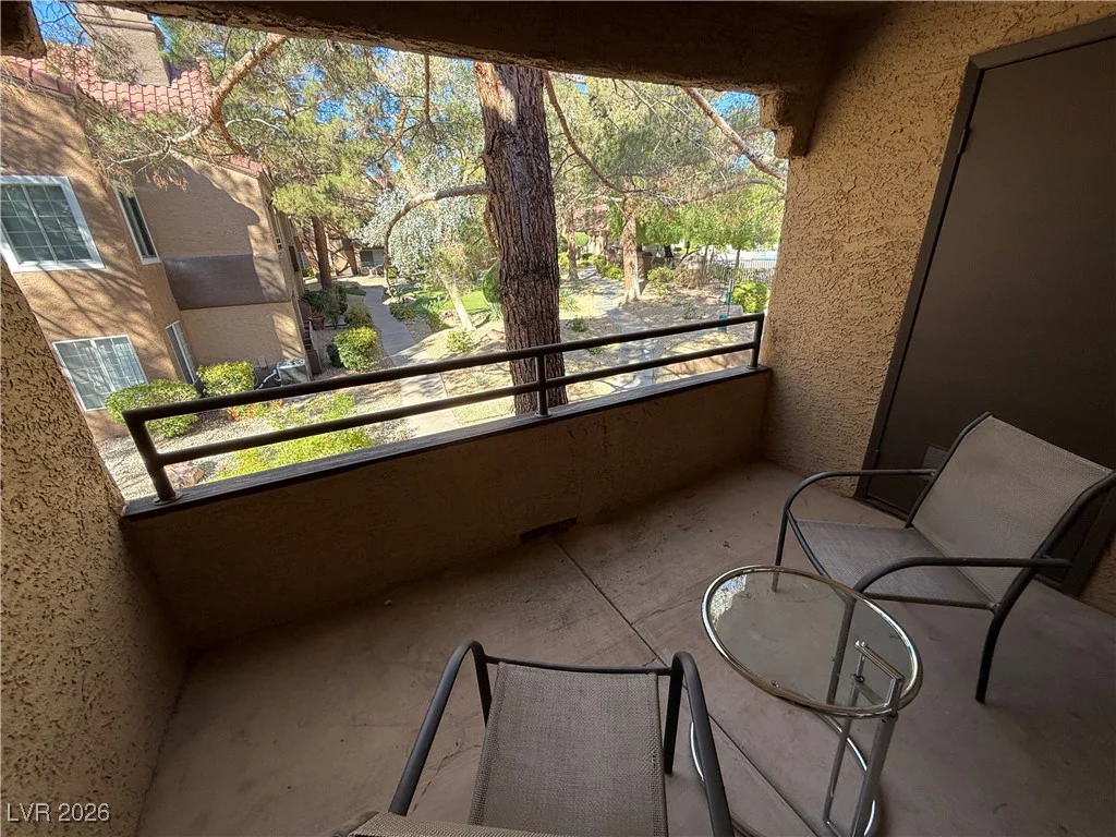 2200 FORT APACHE, Las Vegas, NV 89117