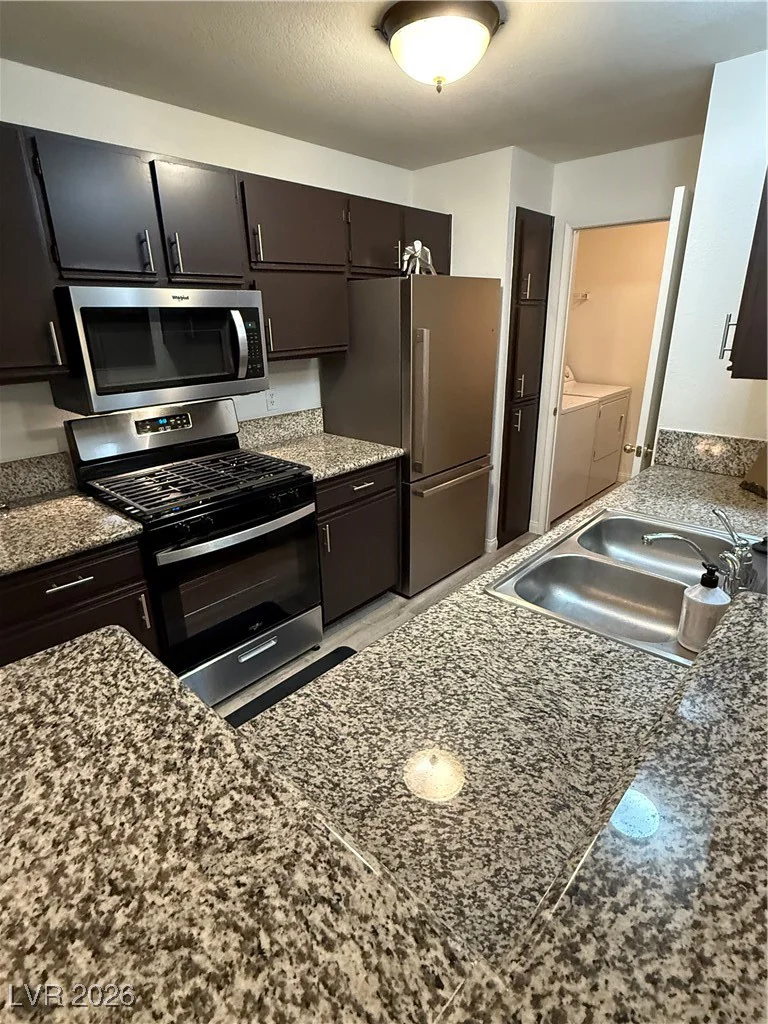 2200 FORT APACHE, Las Vegas, NV 89117