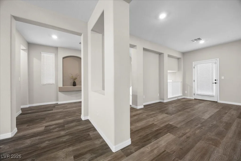 7077 Sunland Hills, Las Vegas, NV 89113