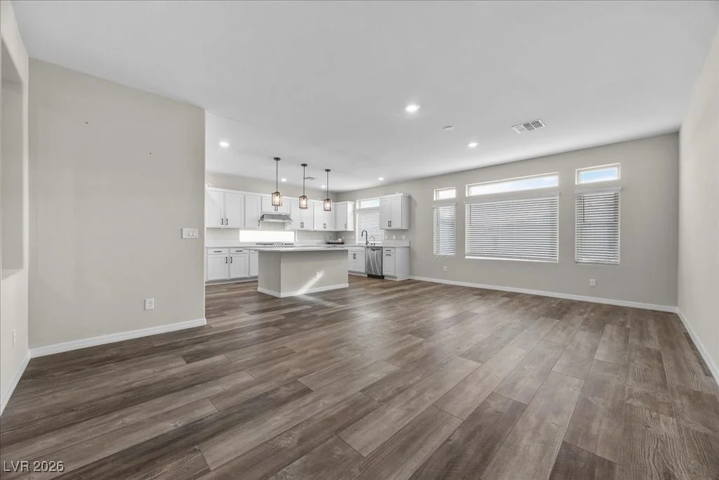 7077 Sunland Hills, Las Vegas, NV 89113