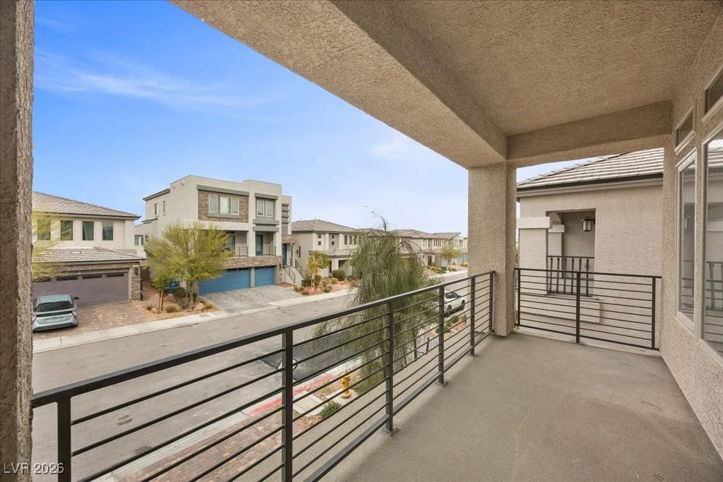 7077 Sunland Hills, Las Vegas, NV 89113