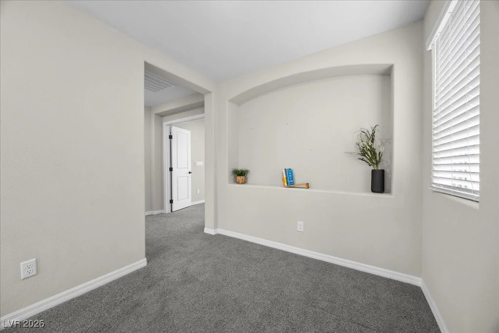 7077 Sunland Hills, Las Vegas, NV 89113