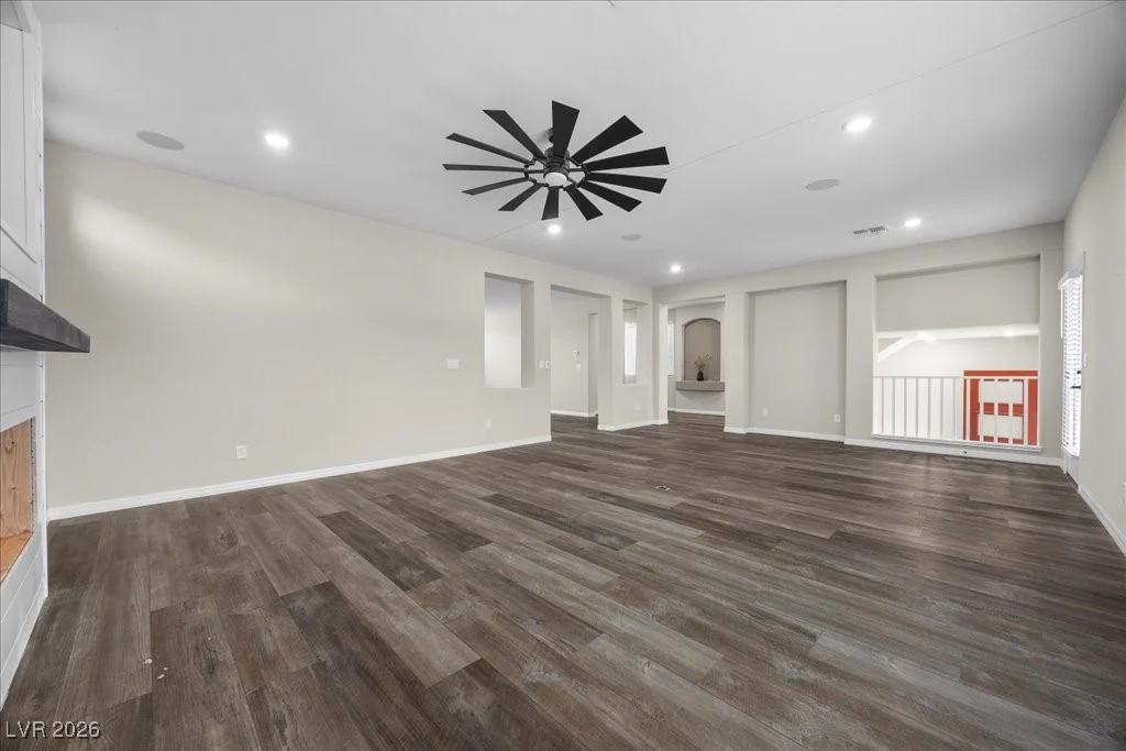 7077 Sunland Hills, Las Vegas, NV 89113