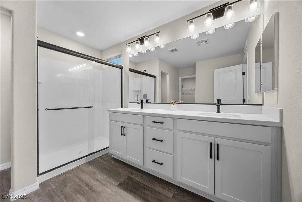 7077 Sunland Hills, Las Vegas, NV 89113