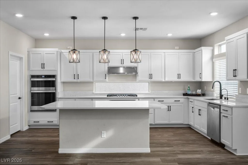 7077 Sunland Hills, Las Vegas, NV 89113