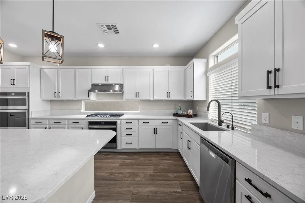 7077 Sunland Hills, Las Vegas, NV 89113