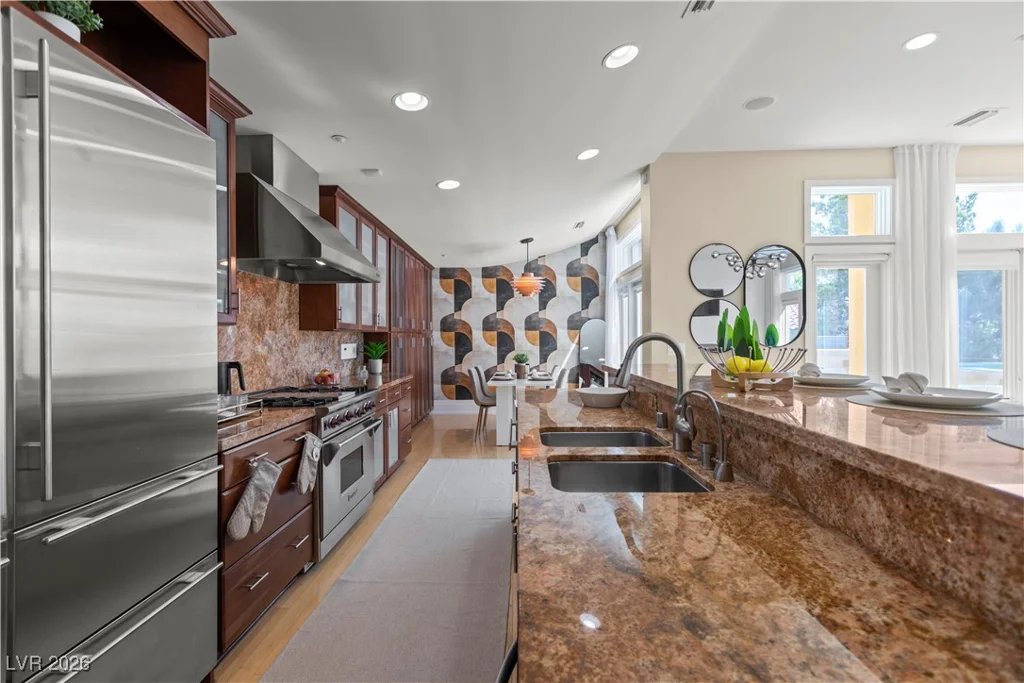 18 Cerchio Alto, Henderson, NV 89011