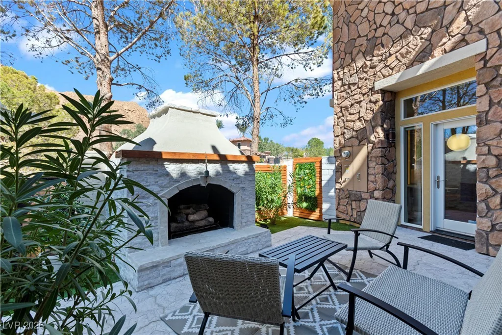 18 Cerchio Alto, Henderson, NV 89011
