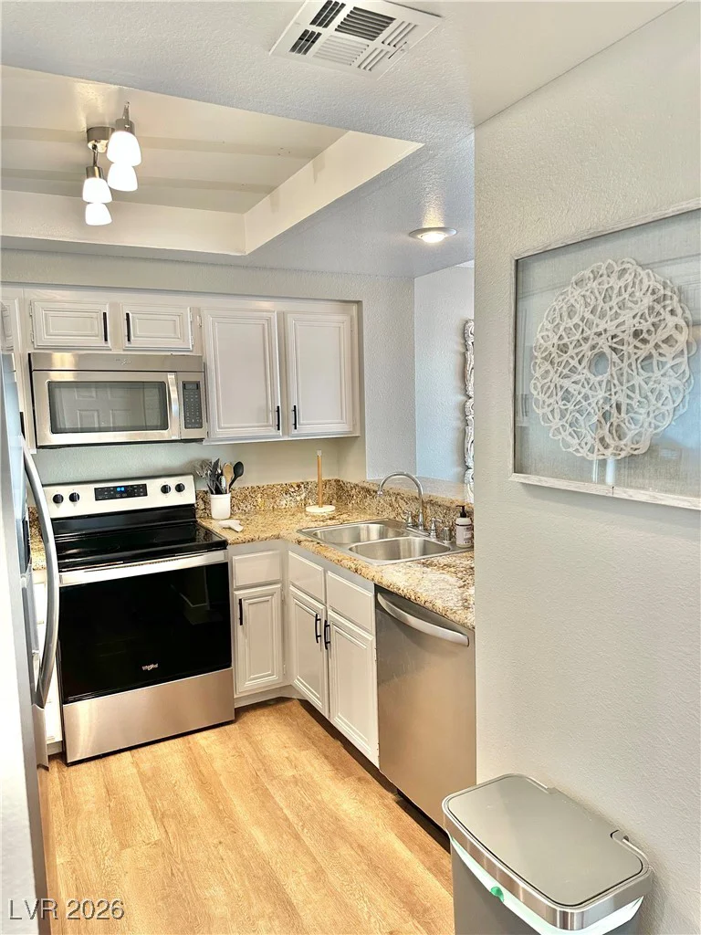 2716 LODESTONE, Las Vegas, NV 89117