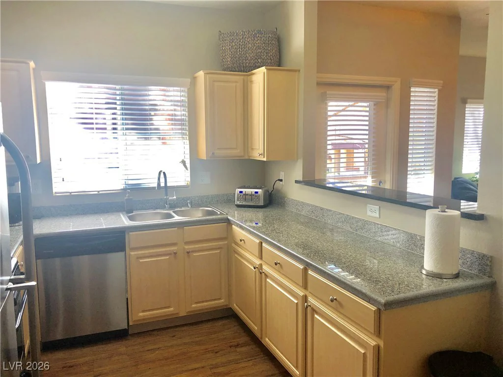 5250 RAINBOW, Las Vegas, NV 89118