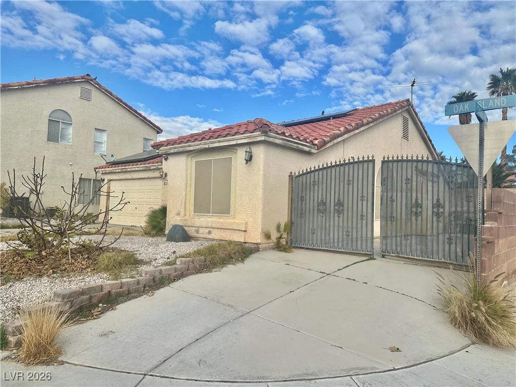 822 Oak Island, North Las Vegas, NV 89032