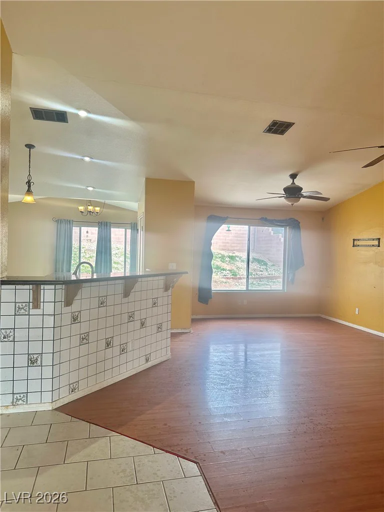 822 Oak Island, North Las Vegas, NV 89032