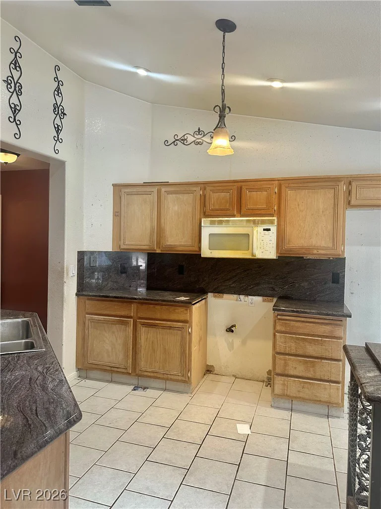 822 Oak Island, North Las Vegas, NV 89032