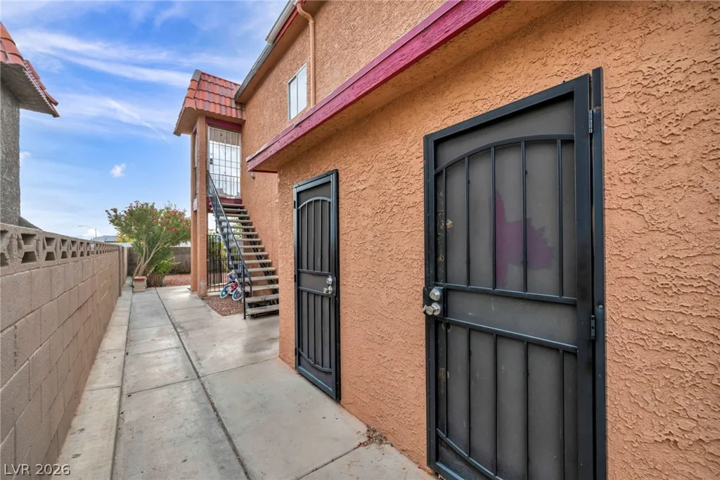 2209 Exeter, Las Vegas, NV 89156