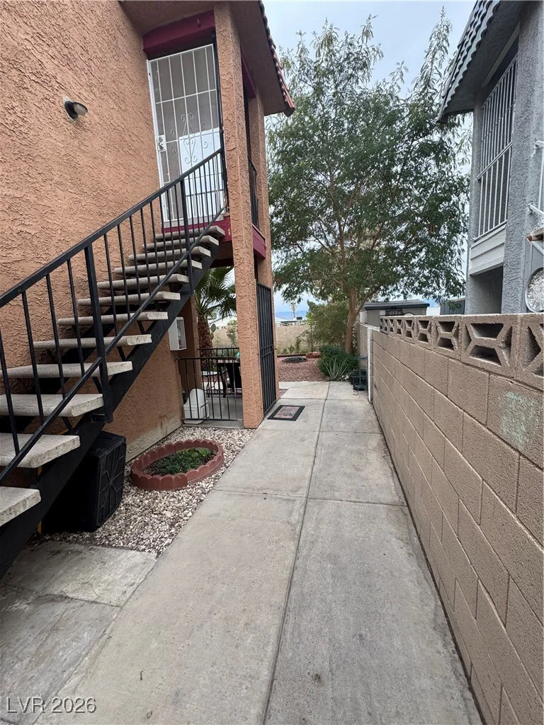 2209 Exeter, Las Vegas, NV 89156