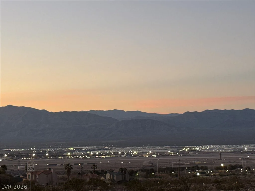 2209 Exeter, Las Vegas, NV 89156