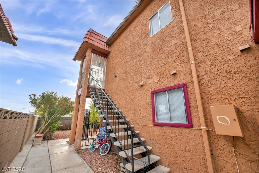 2209 Exeter, Las Vegas, NV 89156