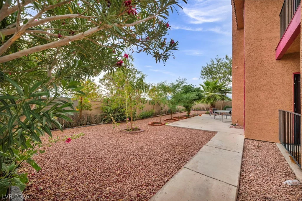 2209 Exeter, Las Vegas, NV 89156