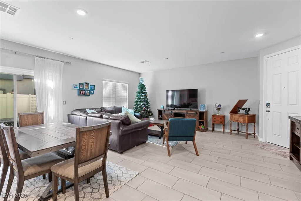 7310 Decatur, Las Vegas, NV 89131