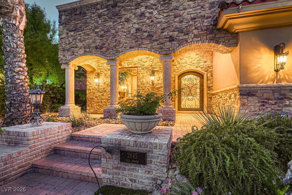 2845 Red Arrow, Las Vegas, NV 89135