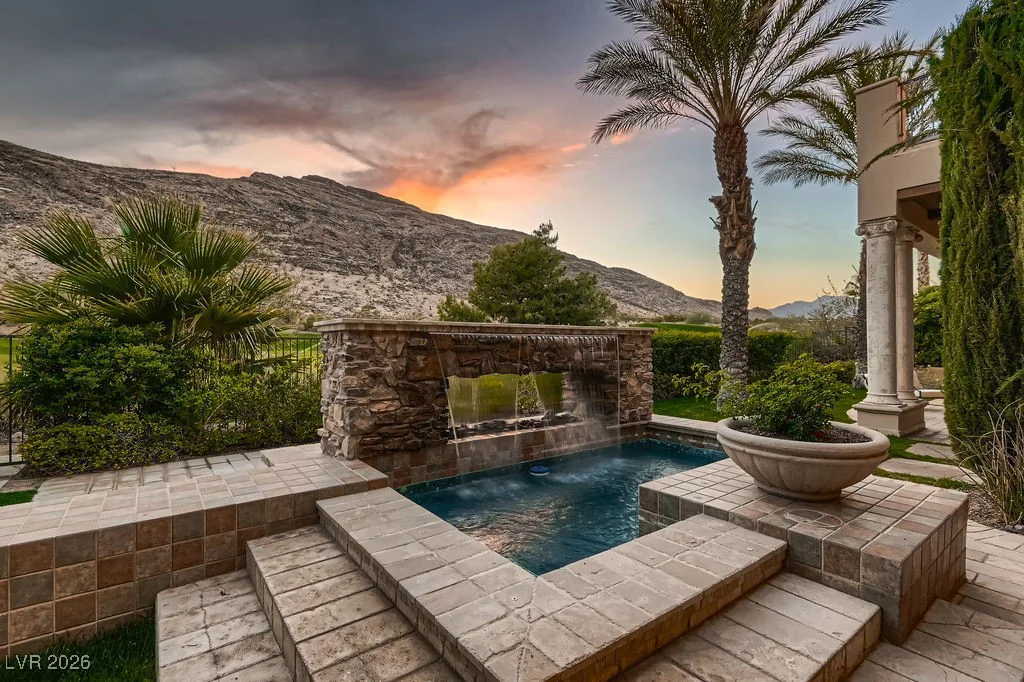 2845 Red Arrow, Las Vegas, NV 89135
