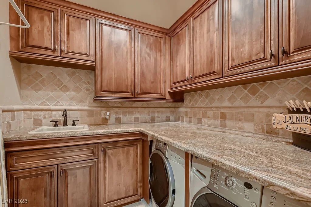 2845 Red Arrow, Las Vegas, NV 89135