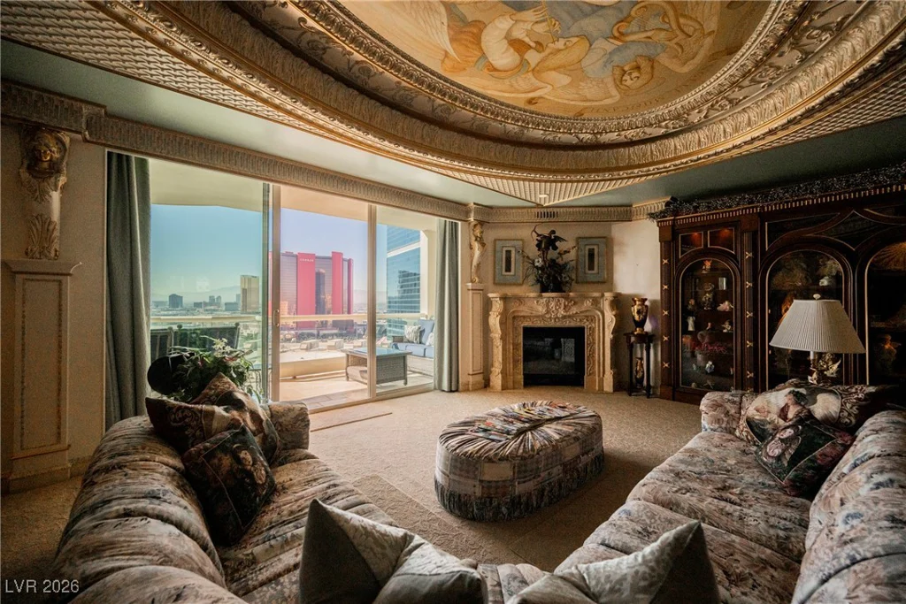 2747 Paradise, Las Vegas, NV 89109