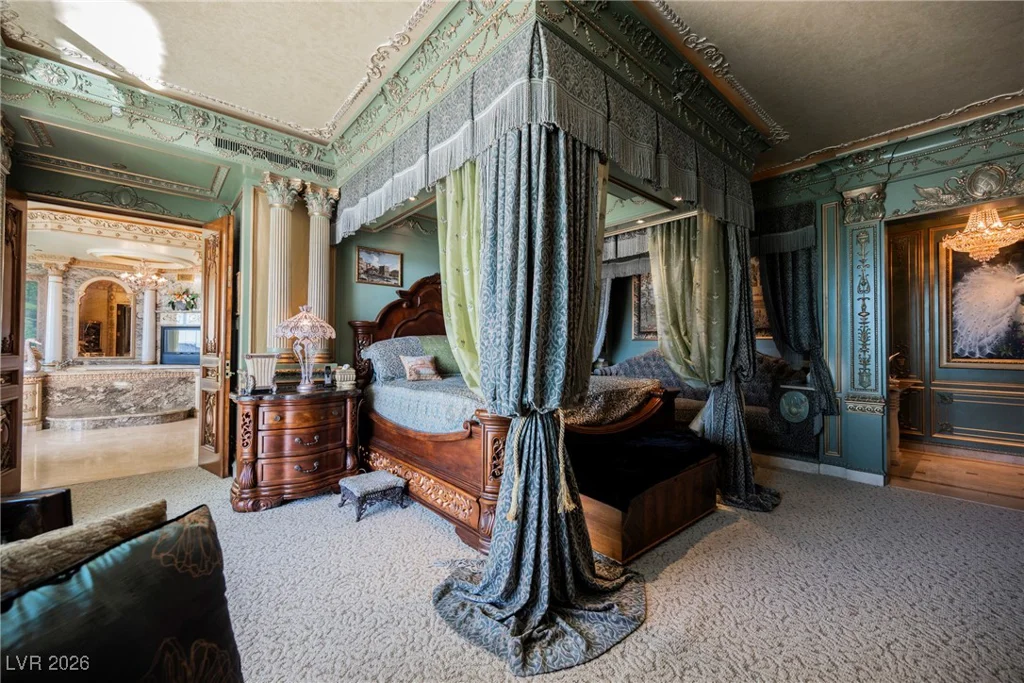2747 Paradise, Las Vegas, NV 89109