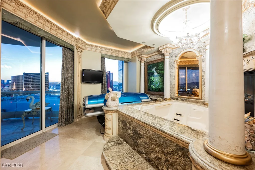 2747 Paradise, Las Vegas, NV 89109