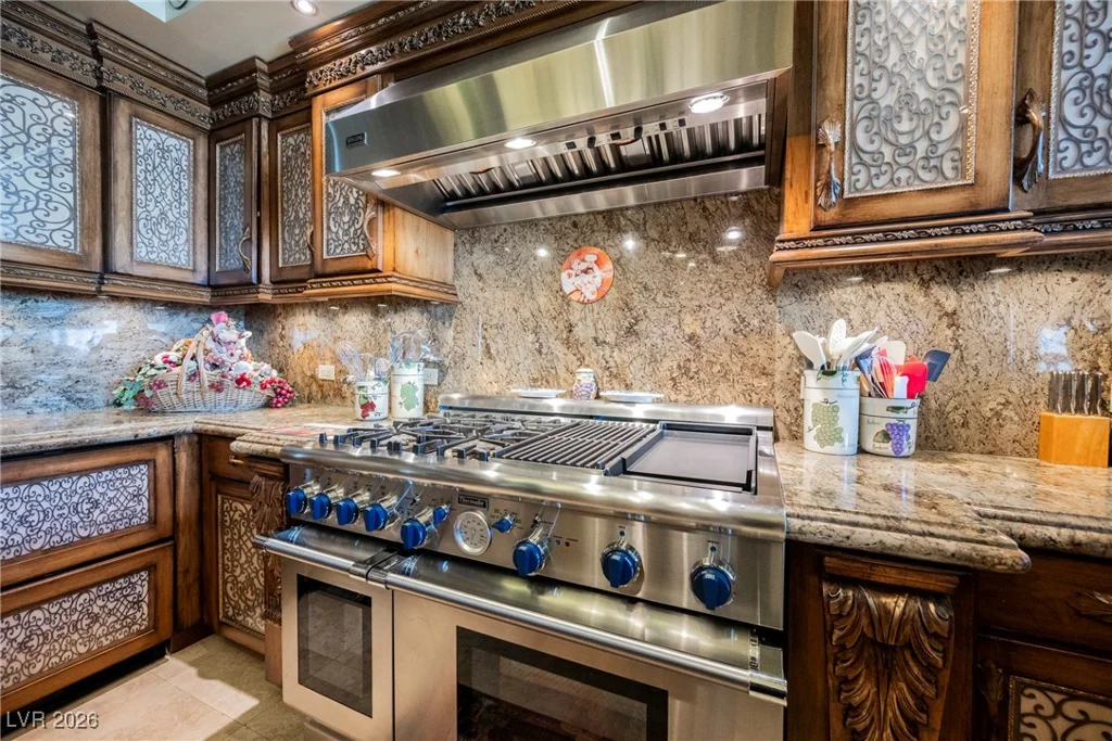 2747 Paradise, Las Vegas, NV 89109