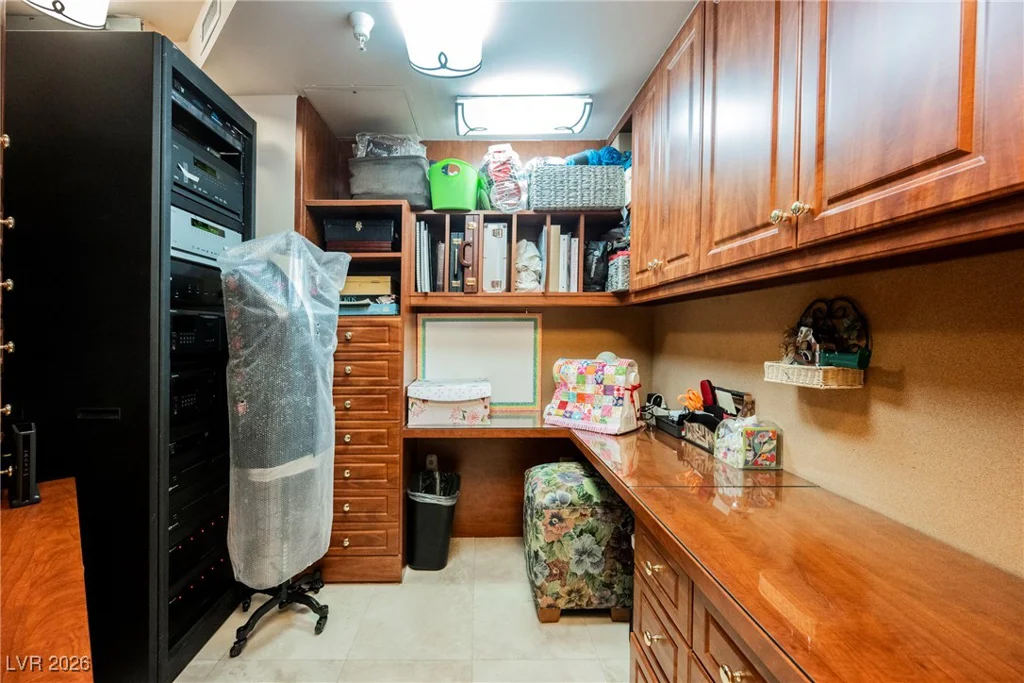 2747 Paradise, Las Vegas, NV 89109