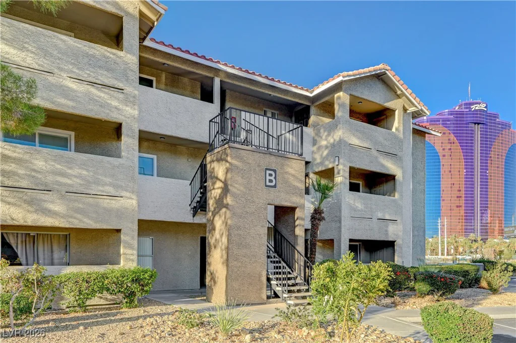 4200 Valley View, Las Vegas, NV 89103