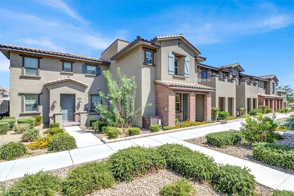 124 Lomita Heights, Las Vegas, NV 89138