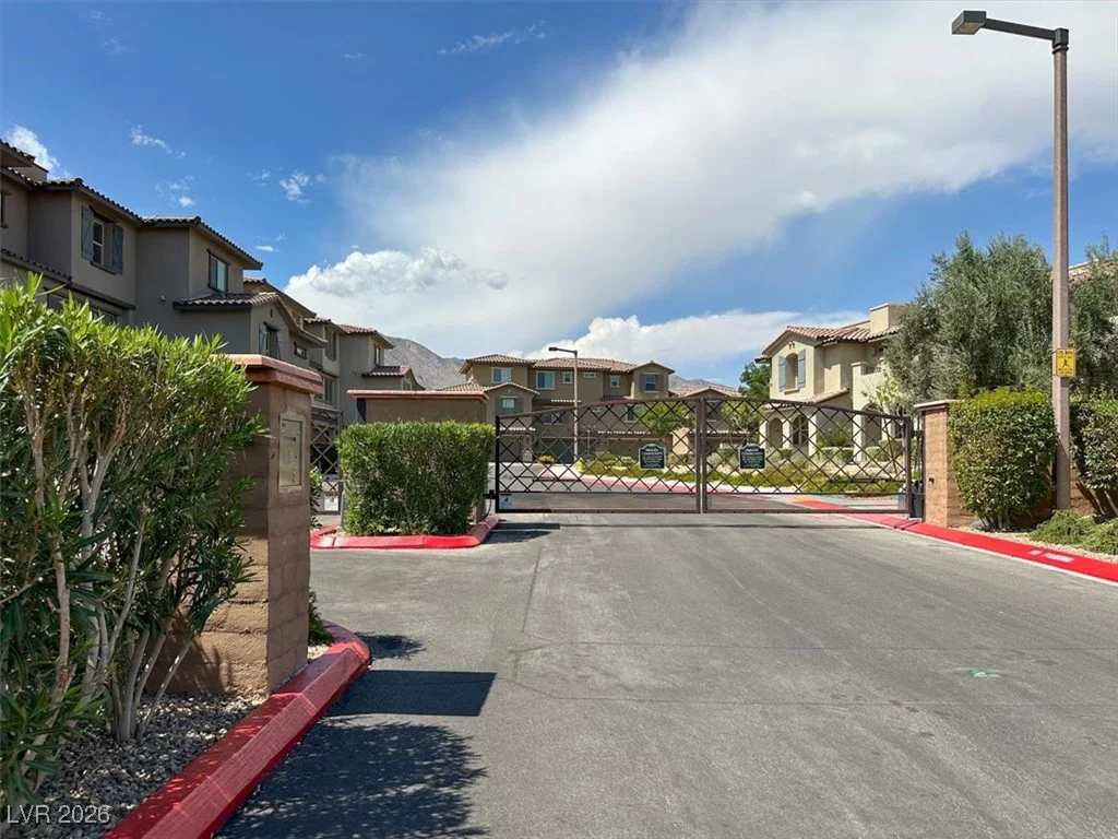 124 Lomita Heights, Las Vegas, NV 89138
