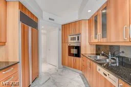 2877 Paradise, Las Vegas, NV 89109