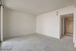 2877 Paradise, Las Vegas, NV 89109