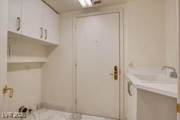2877 Paradise, Las Vegas, NV 89109