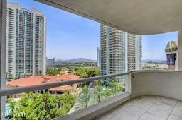 2877 Paradise, Las Vegas, NV 89109