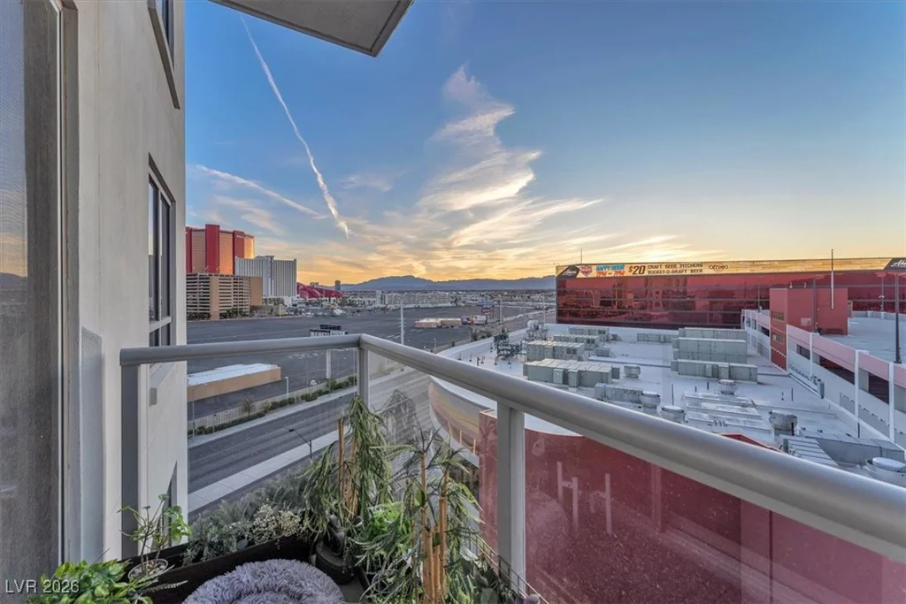 200 Sahara, Las Vegas, NV 89102
