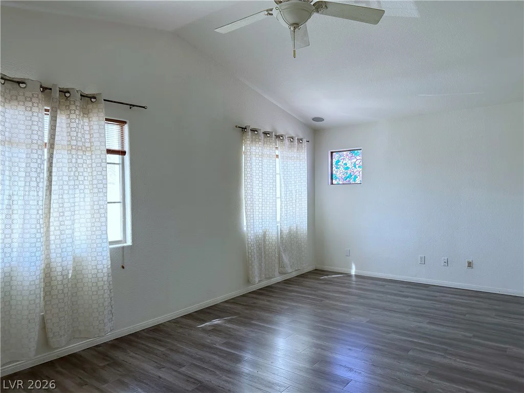 632 Claxton, North Las Vegas, NV 89084