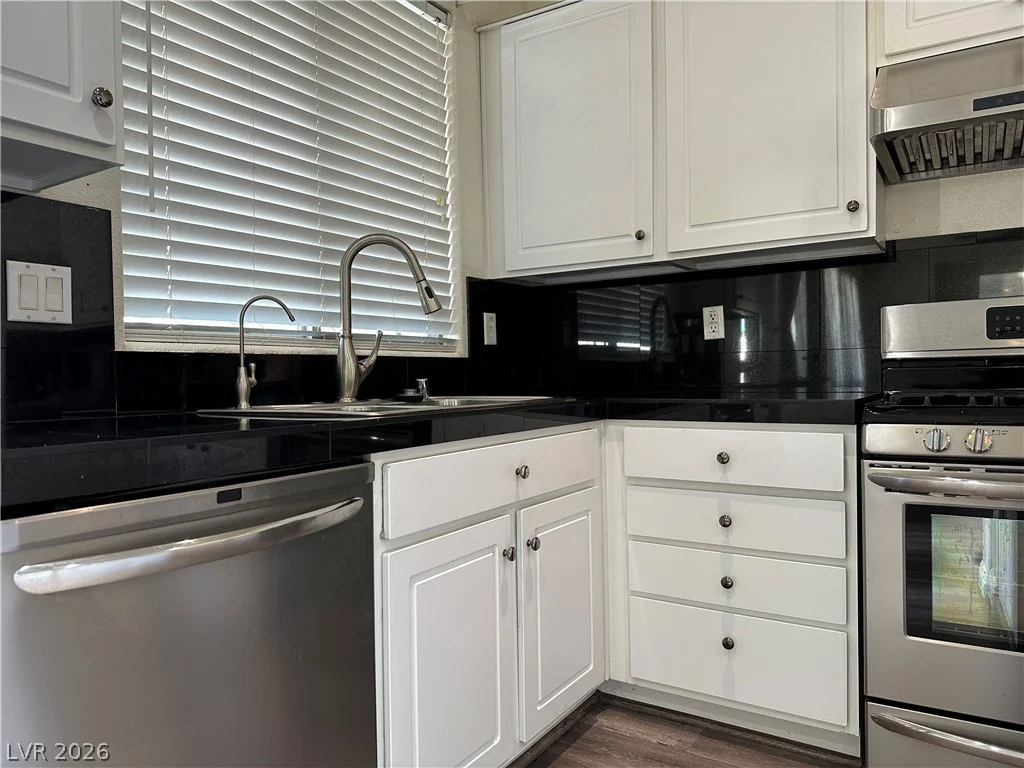 632 Claxton, North Las Vegas, NV 89084