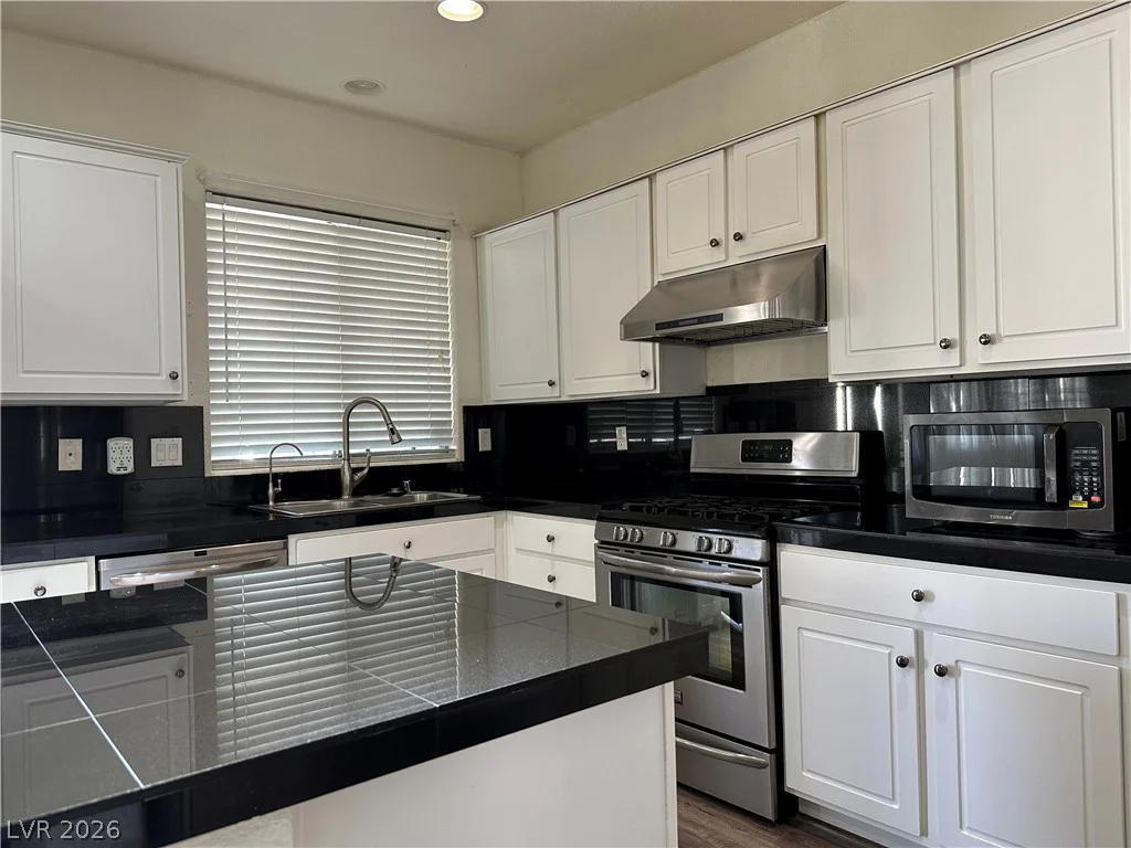 632 Claxton, North Las Vegas, NV 89084