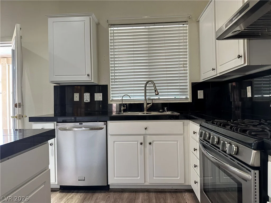 632 Claxton, North Las Vegas, NV 89084