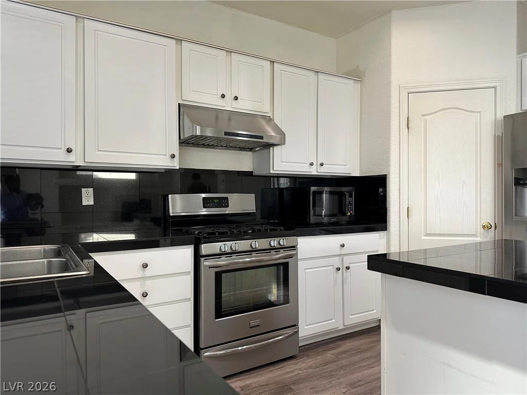 632 Claxton, North Las Vegas, NV 89084