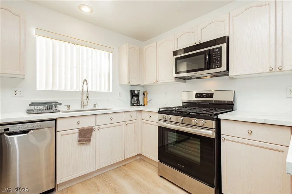 424 Pine Haven, Las Vegas, NV 89144