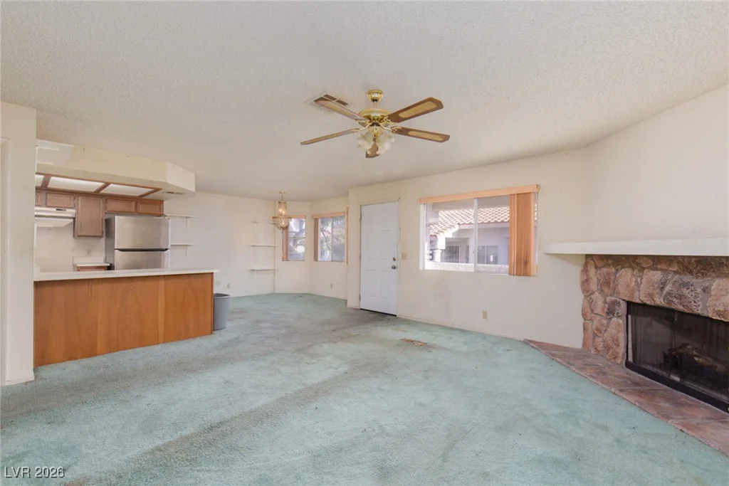 929 Sulphur Springs, Las Vegas, NV 89128