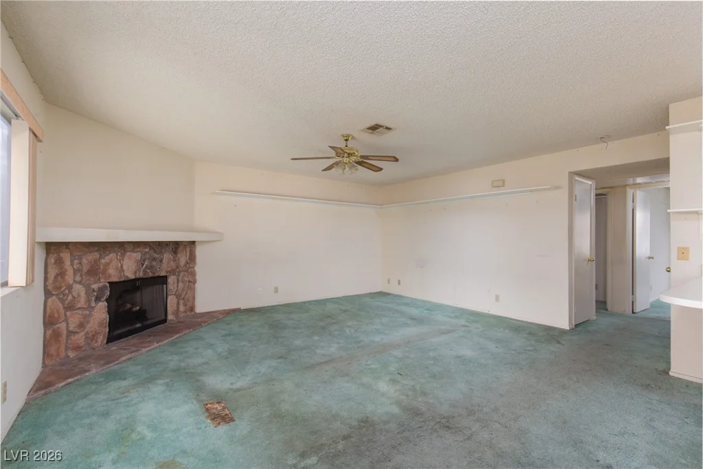 929 Sulphur Springs, Las Vegas, NV 89128