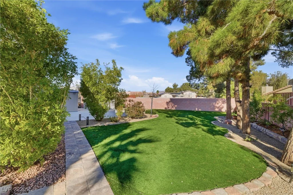 7630 Jones, Las Vegas, NV 89131