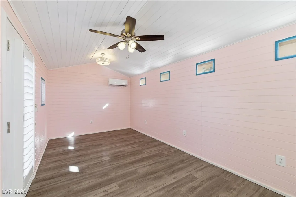 7630 Jones, Las Vegas, NV 89131