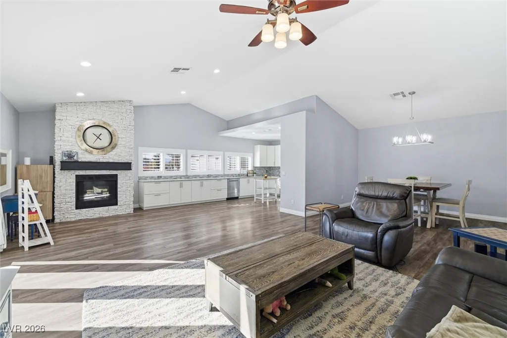 7630 Jones, Las Vegas, NV 89131